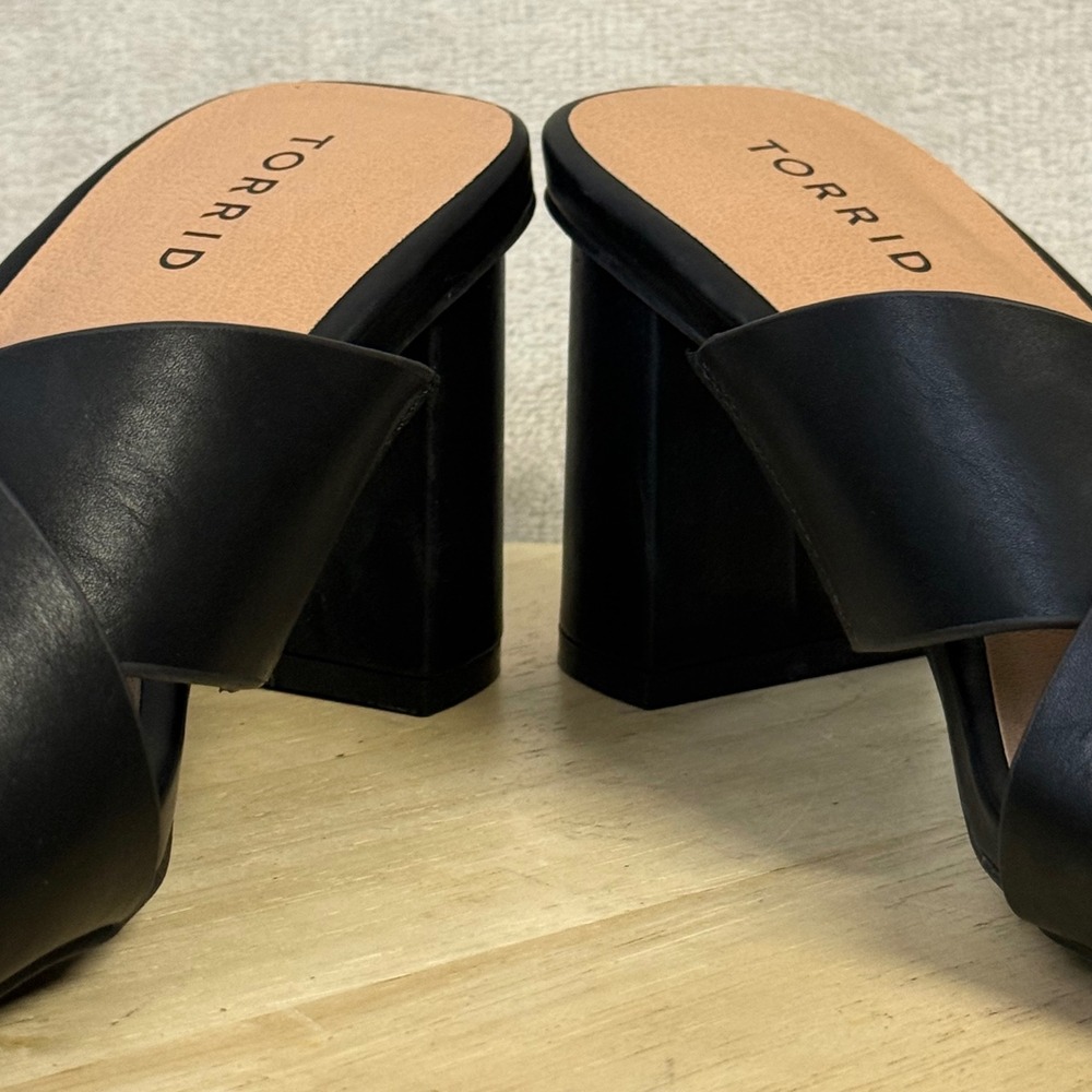 Torrid Black Crisscross Block Heel Mules Square Toe Sandals 7.5WW 43495484 - Picture 12 of 16